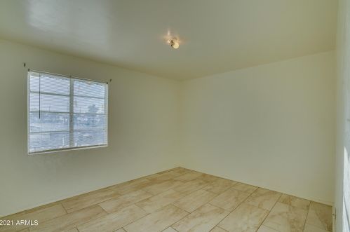 2031 37 Dr, Phoenix AZ 85053-2807 exterior