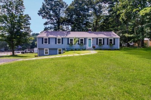 267 Sandy Hill Dr, Marshfield MA  02050-2708 exterior