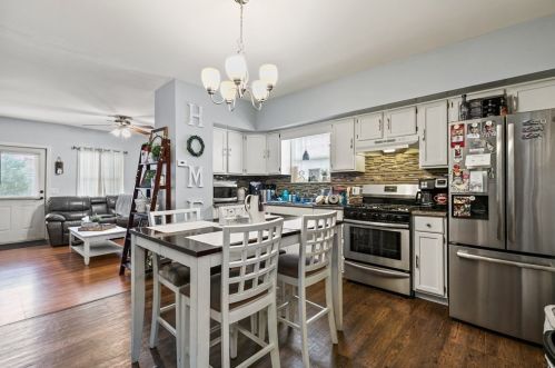 145 Church St, New Bedford MA 02745-5023 exterior