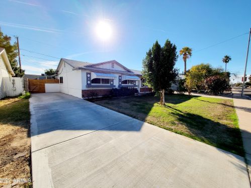 3039 Bloomfield Rd, Phoenix AZ  85032-7106 exterior