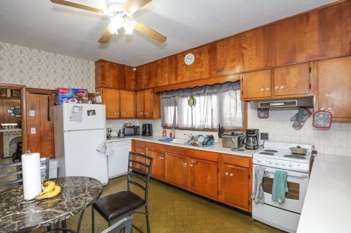 295 Merrimack St, Lawrence MA 01843-1404 exterior