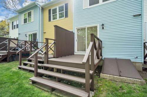 2 Mountainshire Dr, Worcester MA 01606-2956 exterior