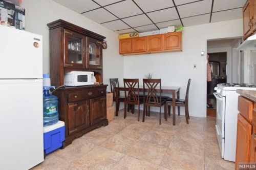 209 Kearny Ave, Kearny NJ 07032-2507 exterior