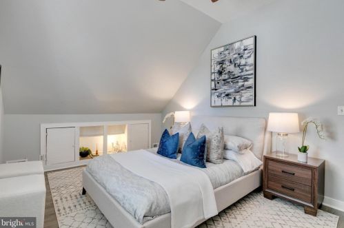 301 Lincoln Ave, West Deptford NJ  08066-1132 exterior