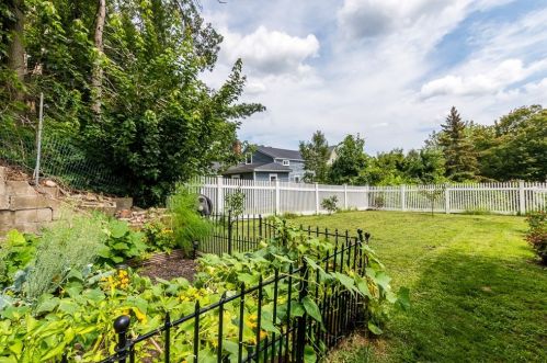 27 Fairfield St, Dedham MA 02026-1405 exterior