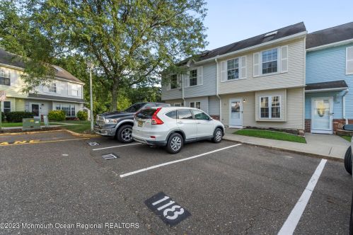 118 Joan Ct, Jackson Twp NJ 08527-2366 exterior