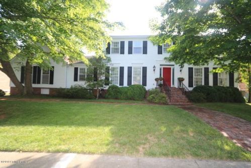 605 Bedfordshire Rd, Louisville, KY 40222-5510