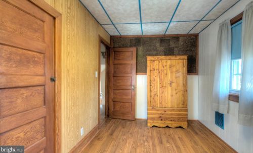 209 Delsea Dr, West Deptford NJ 08093-1222 exterior