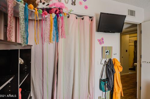 911 Campo Bello Dr, Phoenix AZ 85032-2051 exterior