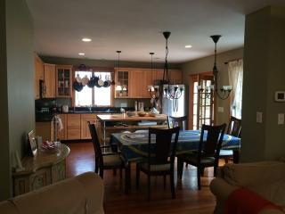 454 Webster St, Needham MA  02494-1260 exterior