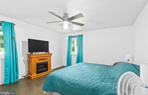 716 Creek Ln, West Deptford NJ 08051-1631 exterior