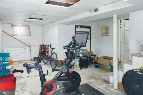 413 Beacon Ave, West Deptford NJ  08066-1152 exterior