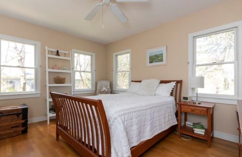 24 Blanchard Rd, Weymouth MA 02190-2840 exterior