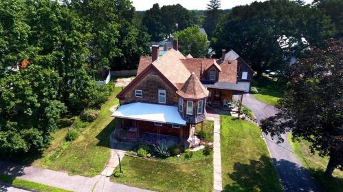 471 Main St, East Bridgewater MA 02324-1476 exterior