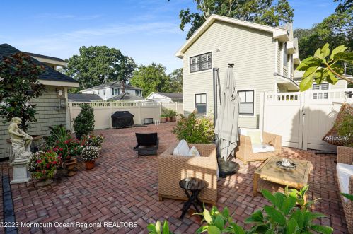 900 Roseld Ave, Tinton Falls NJ  07712-4154 exterior