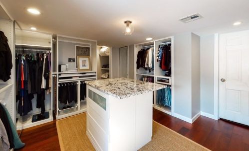 11 Colonial Dr, Shrewsbury MA  01545-1520 exterior