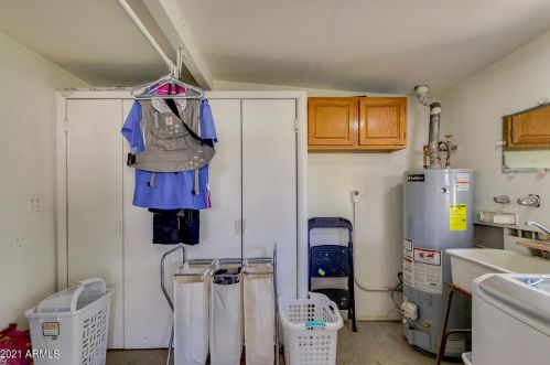 410 El Camino Dr, Phoenix AZ 85051-9122 exterior