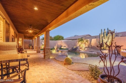 27417 60 Ln, Phoenix AZ 85035-4824 exterior