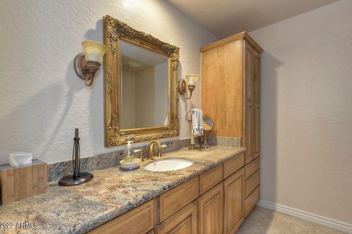 9234 33 Way, Phoenix AZ 85028-4967 exterior