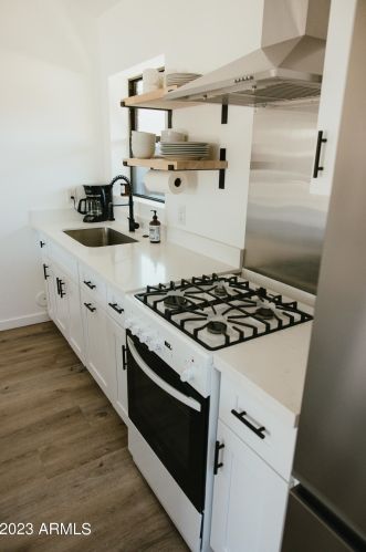 2635 Clarendon Ave, Phoenix AZ 85018-5958 exterior