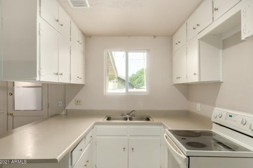 5061 Avalon Dr, Phoenix AZ 85015-5684 exterior