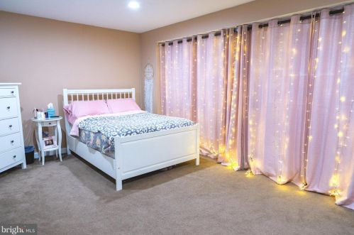 128 Mt Vernon Ct, West Deptford NJ 08096-6895 exterior