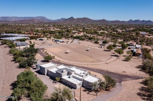 39068 15th Ave, Phoenix AZ 85086-7226 exterior