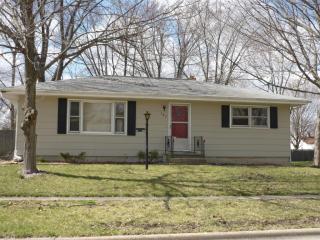 137 Holly St, Dekalb IL  60115-3925 exterior