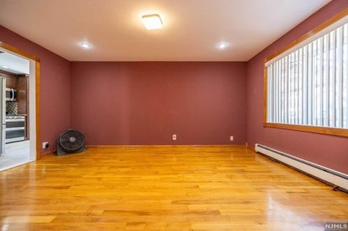 55 Cleveland St, Belleville NJ  07109-2933 exterior