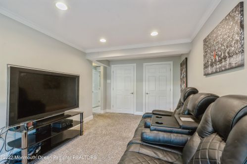 41 Holly Dr, West Deptford NJ 08096-3317 exterior