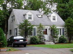 517 Grove St, Newton, MA 02462-1419