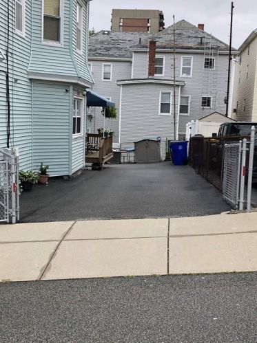 430 Hope St, Fall River, MA 02721-1338