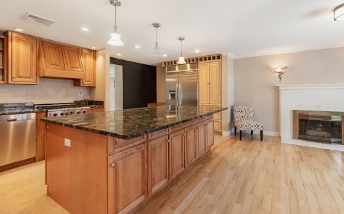 24 Harvey Ln, Whitman MA 02382-1948 exterior