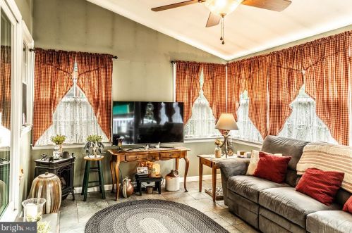 141 Progress Ave, West Deptford NJ 08096-1212 exterior