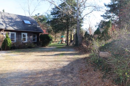 10 Brenda Ln, Eastham MA 02642-2677 exterior