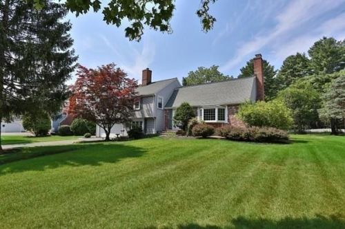 9 Pocahontas Way, Lynnfield MA  01940-1042 exterior