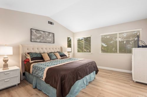 12 Bayfield, Irvine CA 92614-7907 exterior