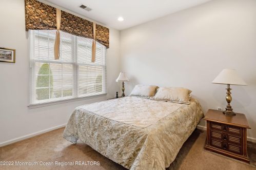 9 Fernwood Dr, Tinton Falls NJ 07712-8713 exterior