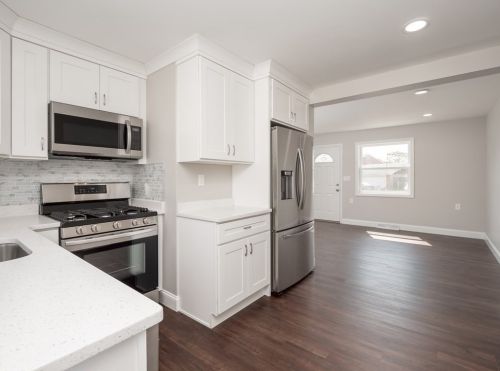 1547 Cove Rd, New Bedford, MA 02740-1026