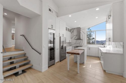 1825 Cinnabar Ave, Phoenix AZ  85020-1916 exterior