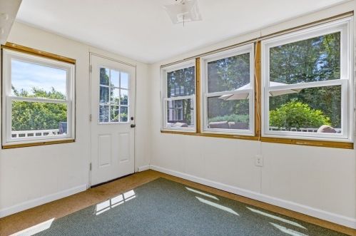 4 Pinegrove Rd, Hingham MA 02043-3923 exterior