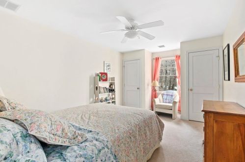 59 Crestview Rd, Milton MA 02186-3648 exterior