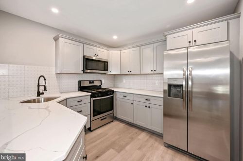 1162 Tristram Cir, West Deptford NJ  08051-2239 exterior