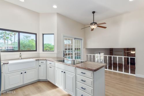 3835 Ahwatukee Dr, Phoenix AZ 85044-2033 exterior