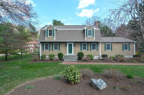 16 Chickadee Dr, Norfolk, MA 02056-1742