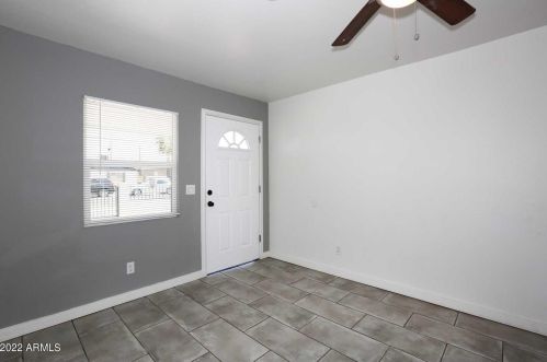 2727 Atlanta Ave, Phoenix AZ 85040-2710 exterior