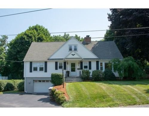 8 Jewett Ter, Worcester, MA 01605-3129