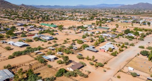 35220 3rd Ave, Phoenix AZ 85027-5908 exterior