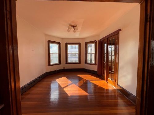 279 Earle St, New Bedford MA 02746-1813 exterior