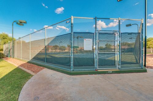 14406 43rd St, Phoenix AZ 85032-4126 exterior